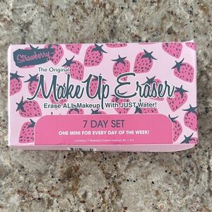 MakeUp Eraser 7 Day Set - Strawberry Design NWT